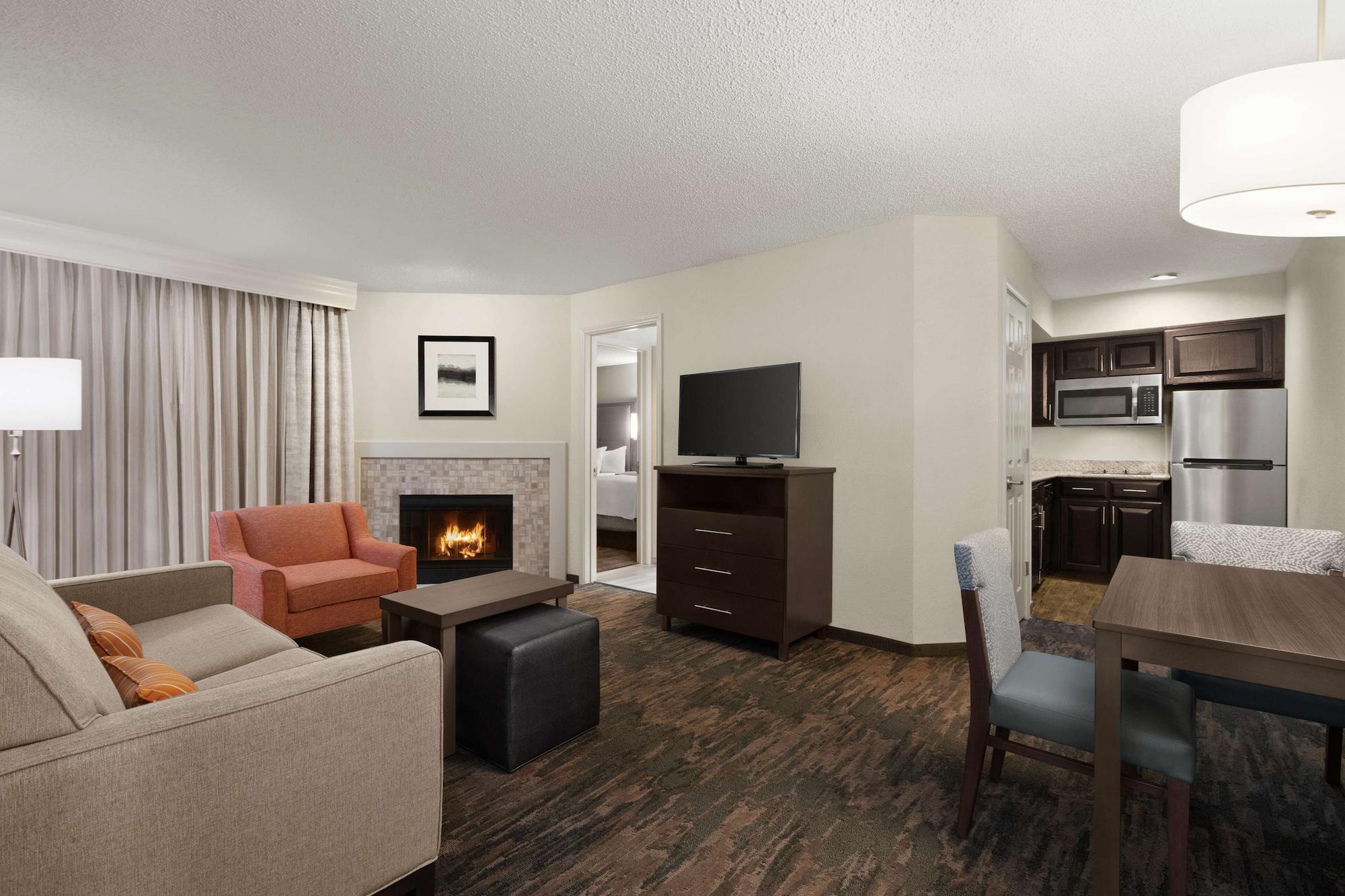Addison Suites Экстерьер фото