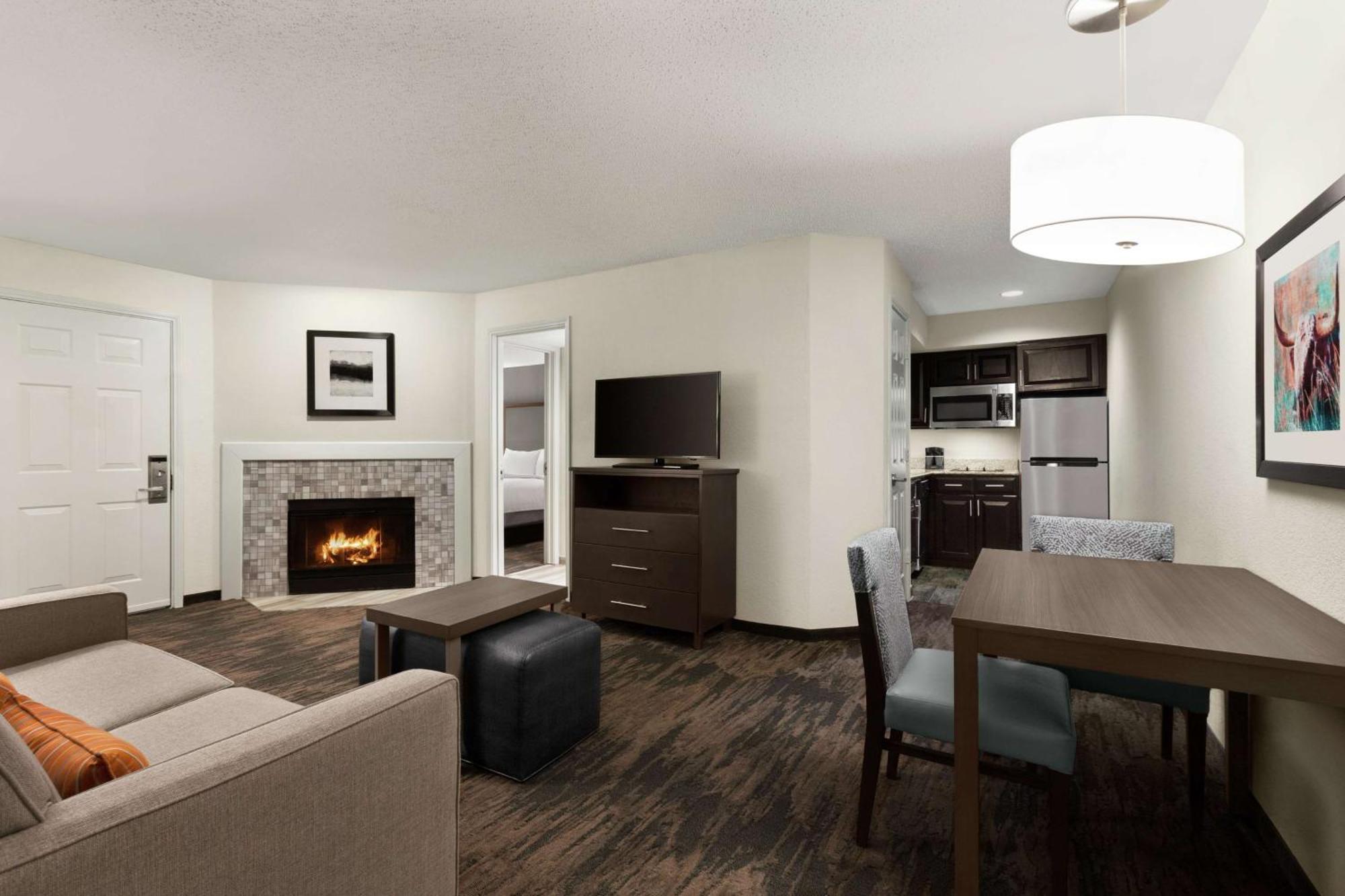 Addison Suites Экстерьер фото