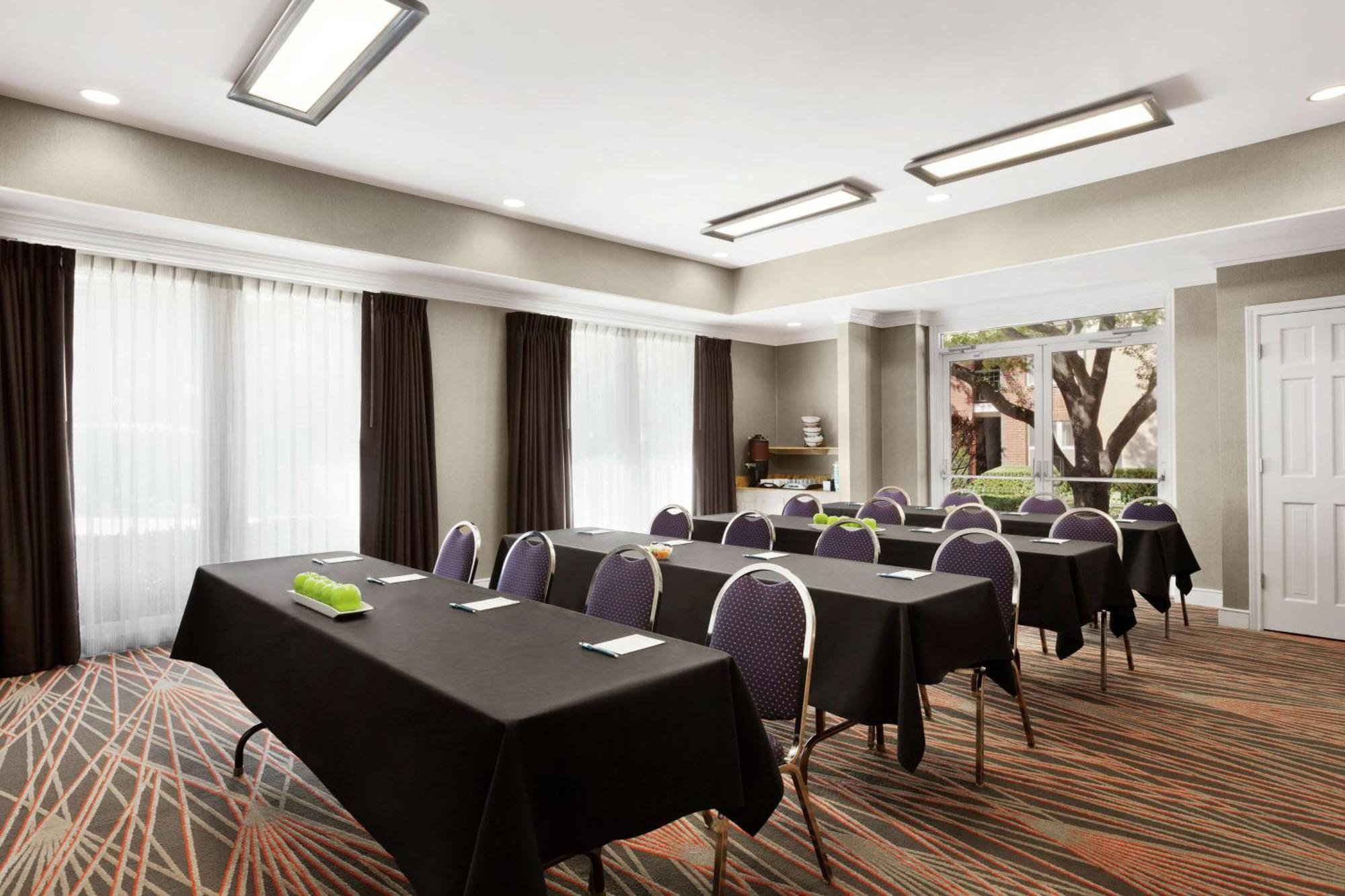 Addison Suites Экстерьер фото